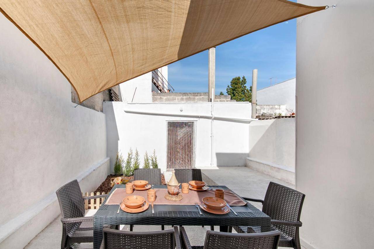 Two-Bedroom House in Carmiano, Provincia di Lecce