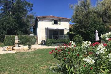 Gîte pour 2 personnes, avec jardin dans les Hautes-Pyrénées