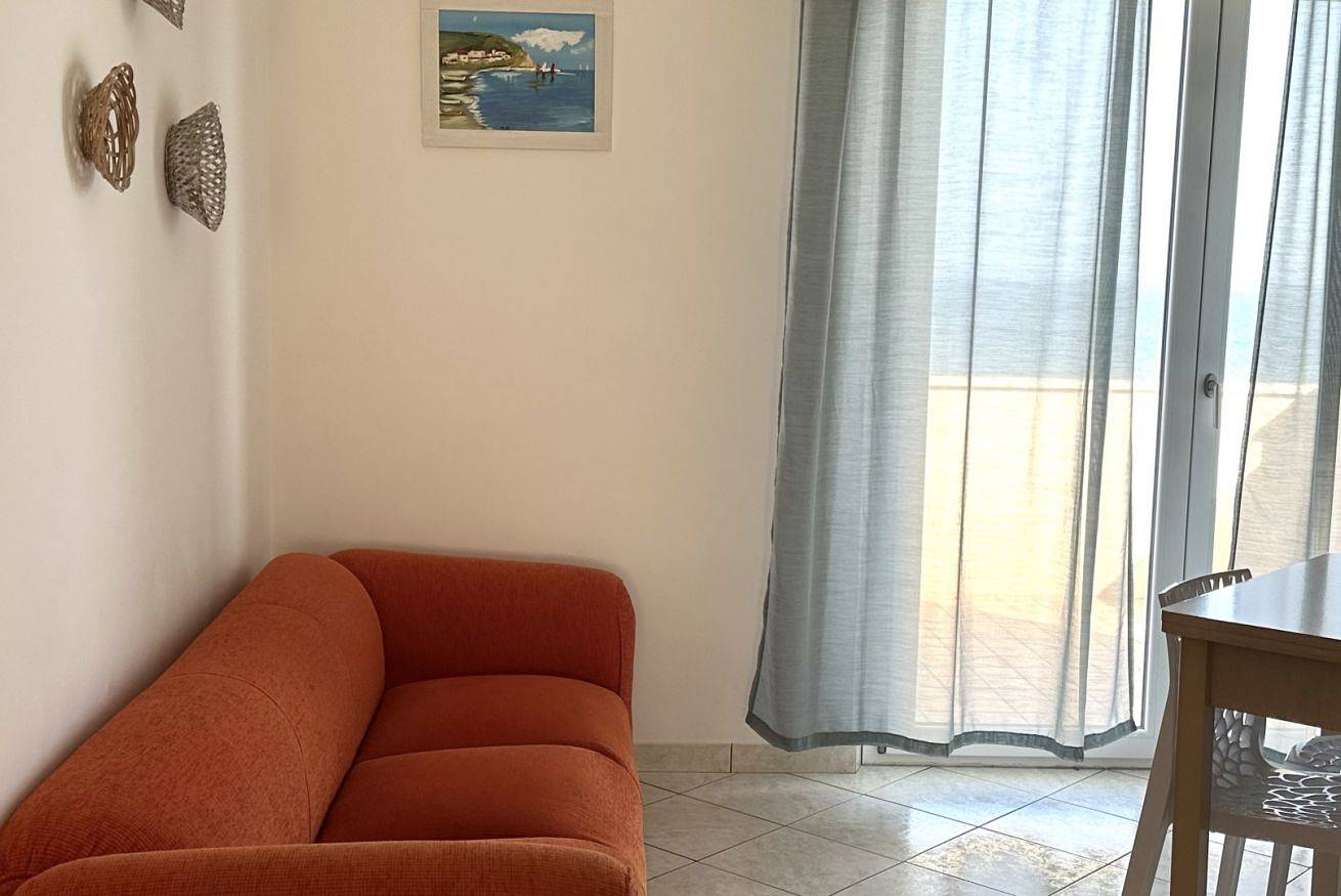 Apartamento entero, Rs321 - Marcelli, three-room apartment facing the sea with beach included in Marcelli, Riviera del Conero