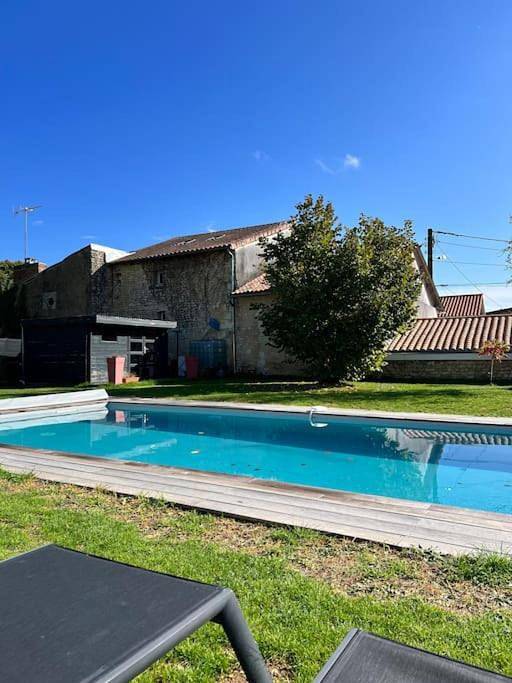 Villa pour 6 personnes, avec piscine et terrasse