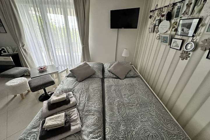 Appartement entier, Studio romantique au milieu des vignobles in Laufen-Uhwiesen, Canton de Zurich