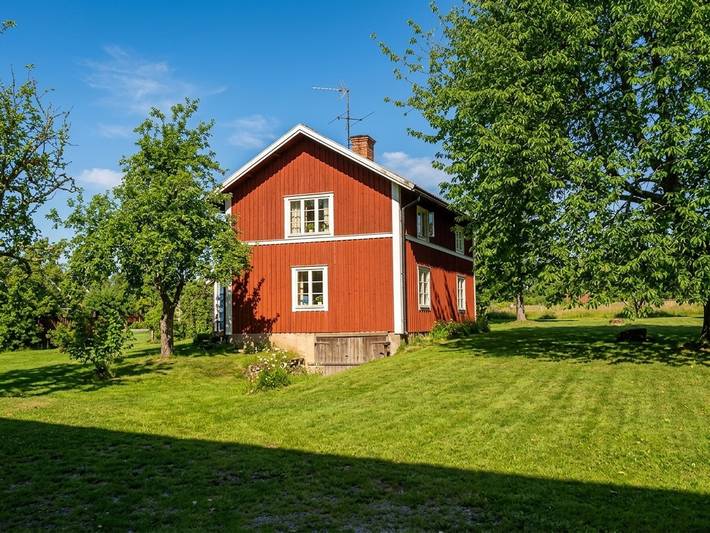 Ferienhaus für 8 Personen, mit Garten in Laxa