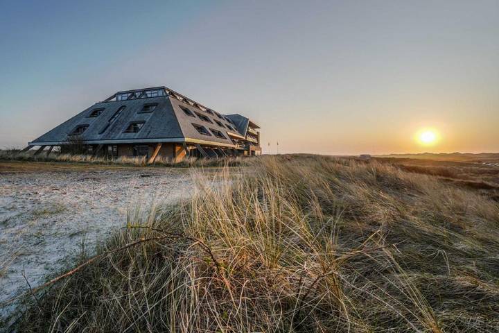 Hotel voor 3 personen, with Balkon and Terras as well as Zwembad and Sauna op Terschelling