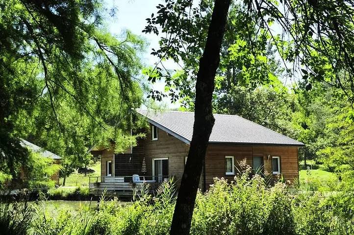 Camping pour 8 personnes, avec piscine, animaux acceptés en Dordogne - 2