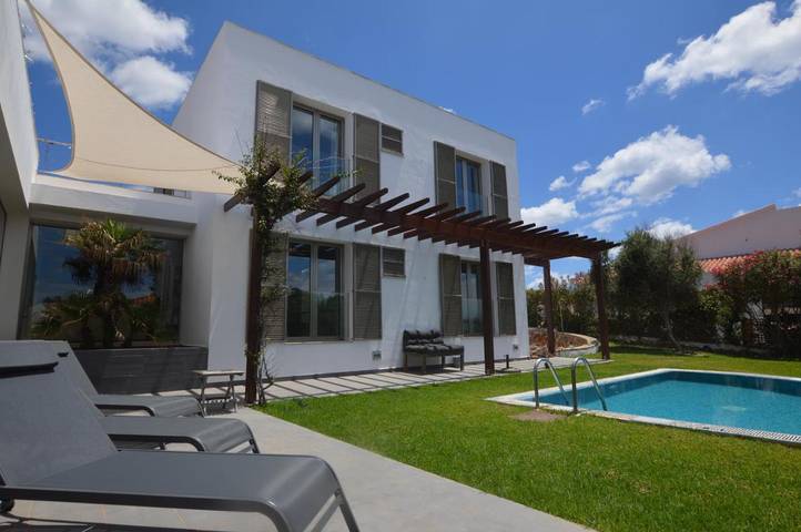 Villa für 8 Personen, mit Garten und Ausblick sowie Pool - 1