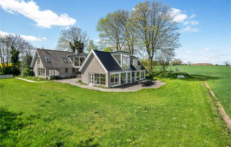 Ferienhaus für 14 Personen, mit Terrasse und Garten sowie Ausblick in Store Heddinge