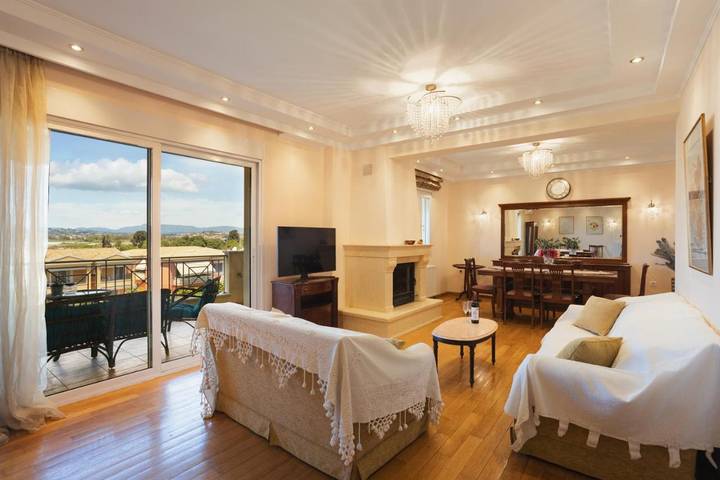 Villa pour 8 personnes, avec vue sur le lac ainsi que balcon et vue