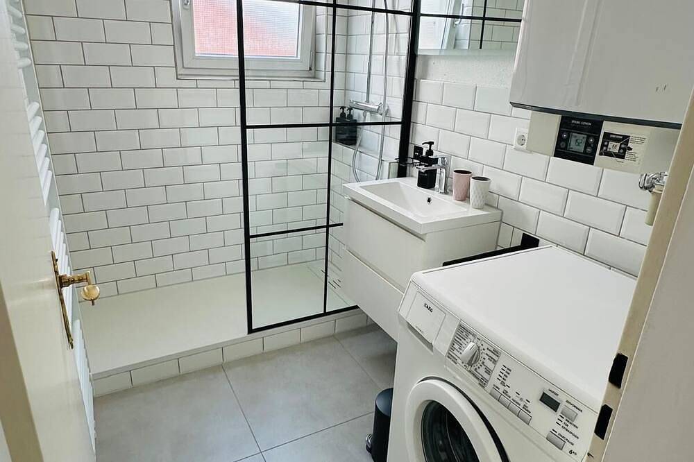 Ganze Wohnung, Stylisches Appartement mit Sonnenterrasse in Heilbronn, Kurpfalz