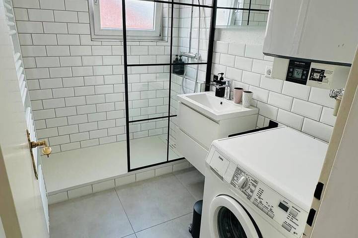 Ganze Wohnung, Stylisches Appartement mit Sonnenterrasse in Heilbronn, Kurpfalz