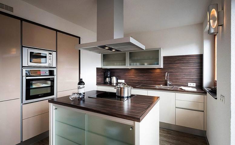 Gîte pour 11 personnes, avec vue ainsi que sauna et jardin, animaux acceptés à Fiss - 3