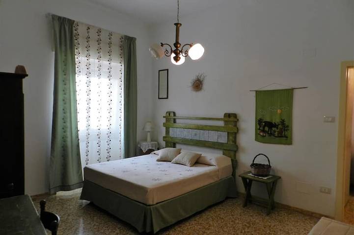 Ganze Wohnung, House In The Court With Terrace in the historic center of Taviano 7 km from the sea in Taviano, Golf von Tarent