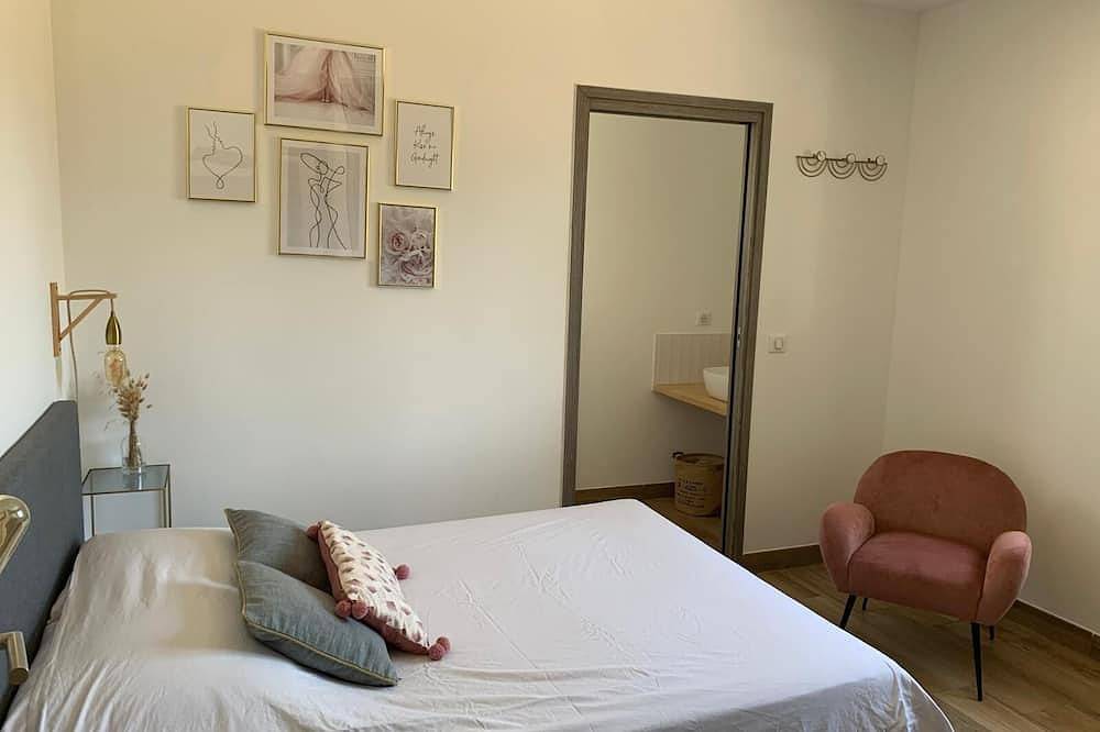 Villa Pienezza 8p 4 bedrooms very quiet Pinarellu 5min from beaches Heated swimming pool in Zonza, Sartène und Umgebung