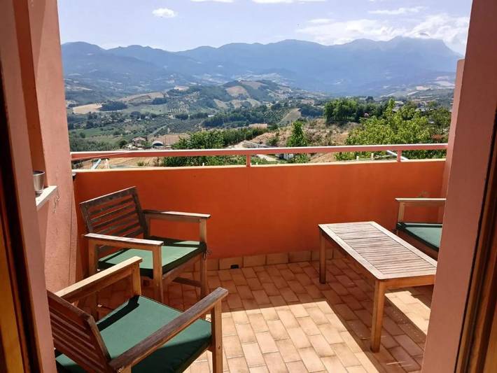 Appartamento per 6 persone, con terrazza e giardino a Penne