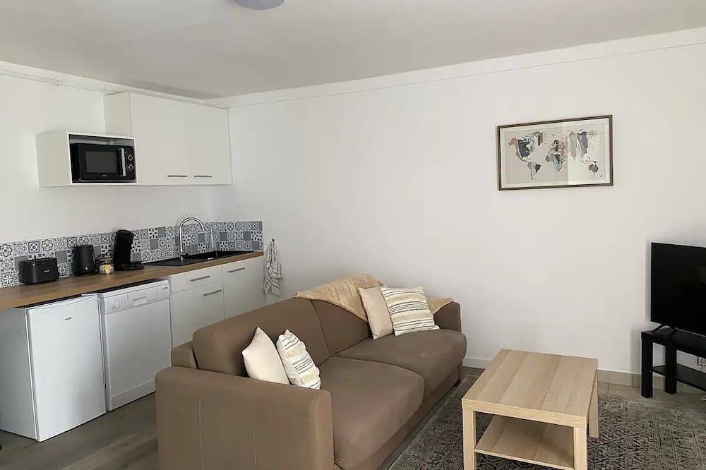 Spacious and comfortable 100m2 house with garden in Val-de-Reuil, Región de Les Andelys