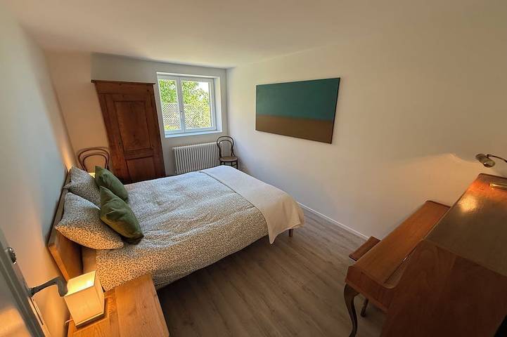 Ganze Wohnung, Moderne 2-Zimmer-Wohnung in der Stadt mit Seeblick in Neuchâtel, Lake Neuchâtel