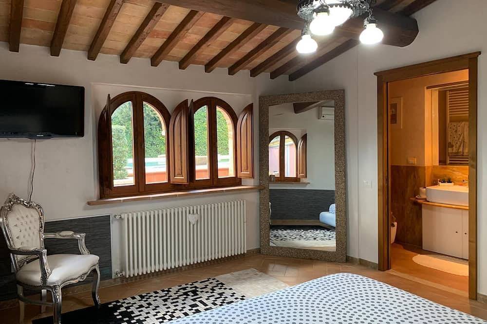 Villa  e piscina indipendenti in Toscana a Monteriggioni , tra Siena e Firenze. in Monteriggioni, Siena e dintorni