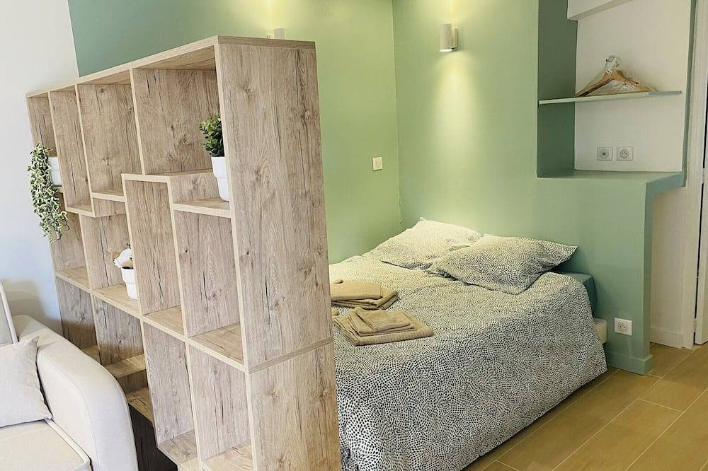 Entire apartment, Studio en rez de Maison in Le Muy, Draguignan region