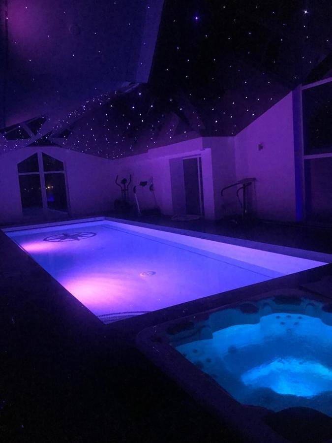 BnB für 2 Personen, mit Terrasse und Whirlpool sowie Garten und Pool in Schottland