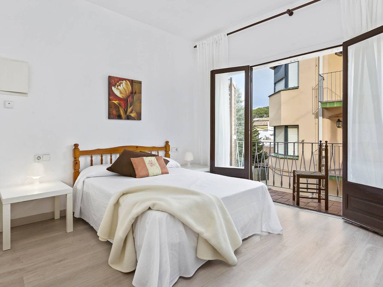 Geheel appartement, Beachside Duplex in Llafranc for 10 with Dishwasher, 5 Bedrooms, Terraces in Llafranc, Palafrugell