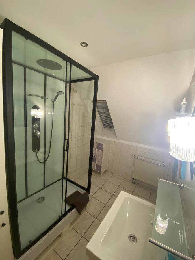 Ferienwohnung für 6 Personen, mit Sauna und Ausblick sowie Balkon in Bonn und Umgebung - 3