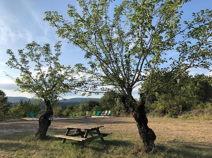 Location de vacances pour 15 personnes, avec piscine et terrasse ainsi que jardin et vue, animaux acceptés à Lablachère - 3