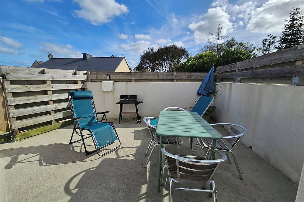 Single-storey house, close to town center and bus station. in Saint-Pol-de-Léon, Ceinture Dorée
