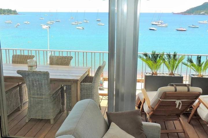 Location de vacances pour 4 personnes, avec Balcon ainsi que Terrasse et Vue dans Agay