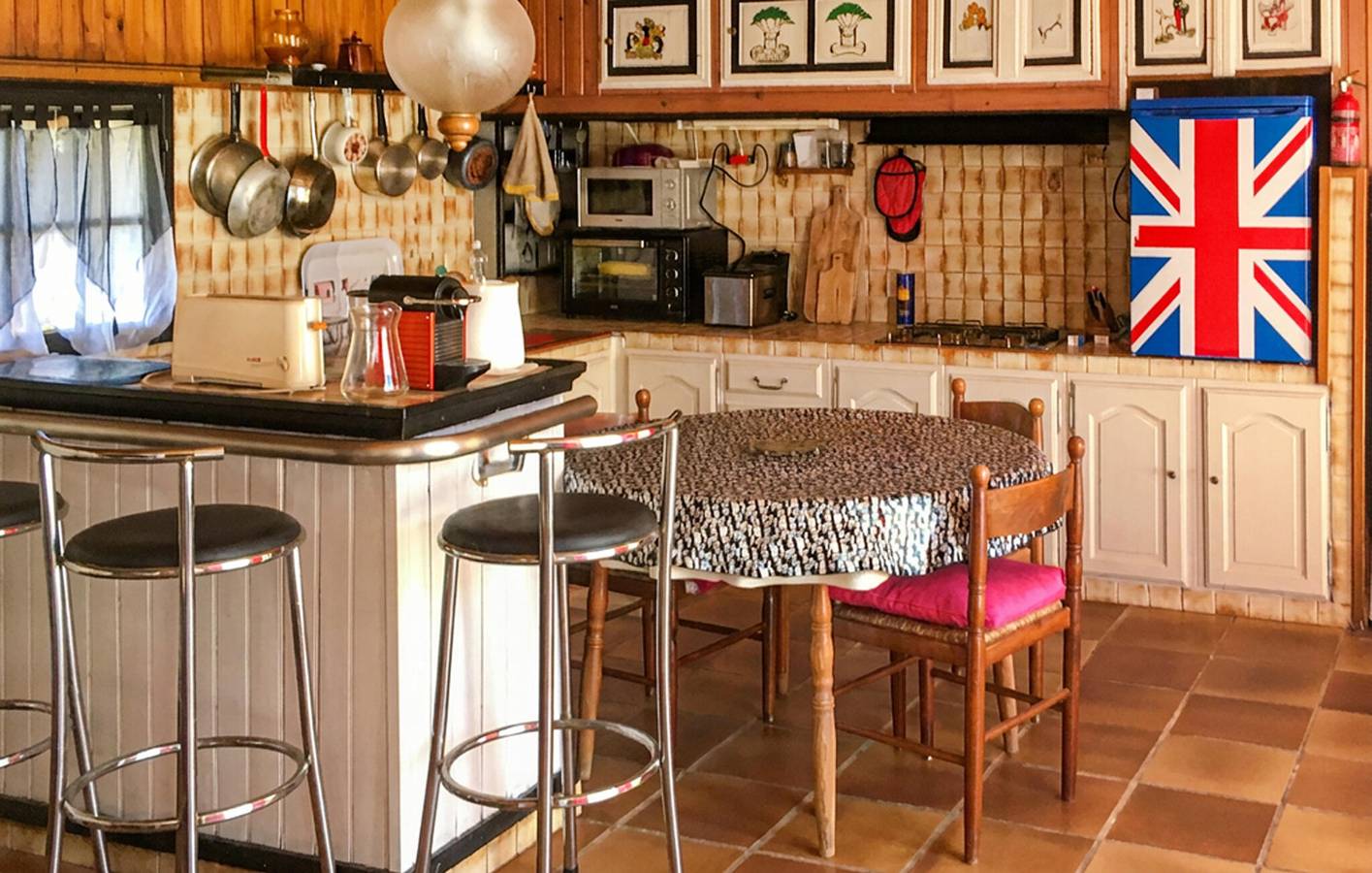 Acogedor apartamento con piscina, aparcamiento y a 1 km de la playa de Cap Rousset in Carry-le-Rouet, Costa mediterránea (Francia)