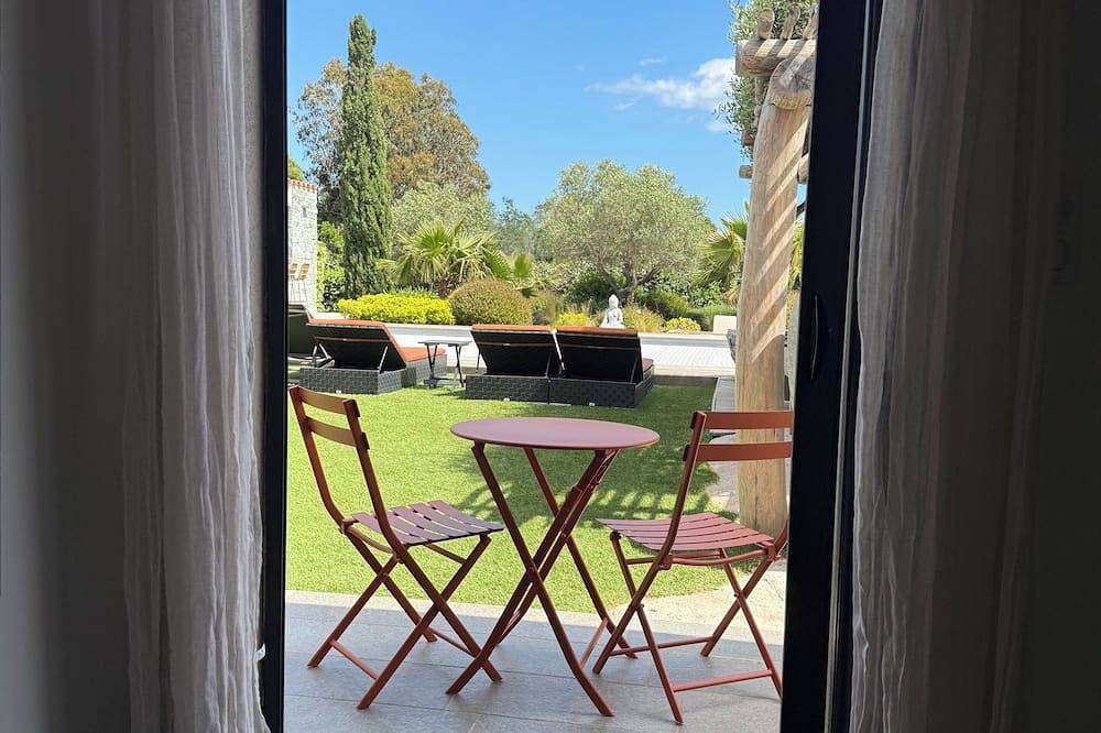 Casa Avvena 1 -  Chambre d'hôtes avec Petit déjeuner in Lecci, Arrondissement de Sartène