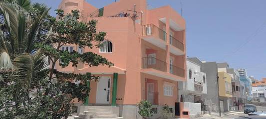 Maison d’hôte pour 4 personnes, avec jardin et vue dans São Vicente