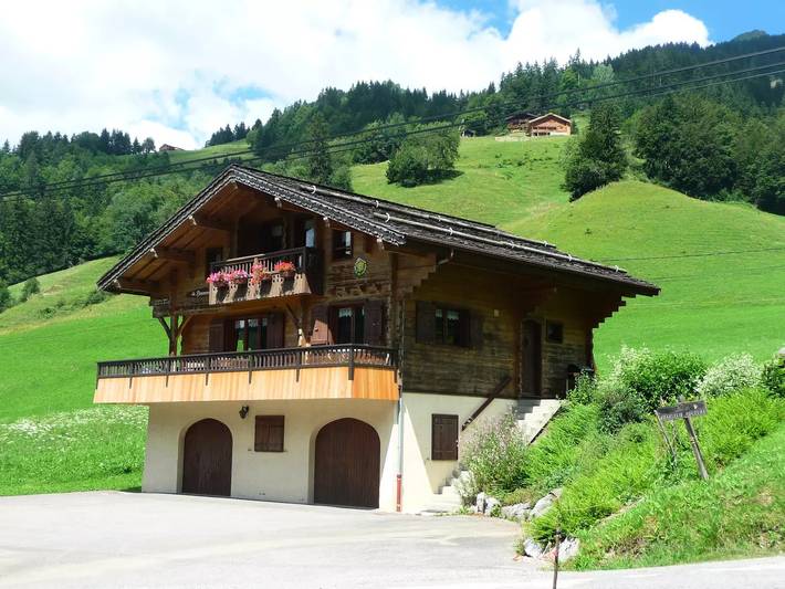 Chalet pour 9 personnes, avec terrasse, animaux acceptés à Le Grand-Bornand