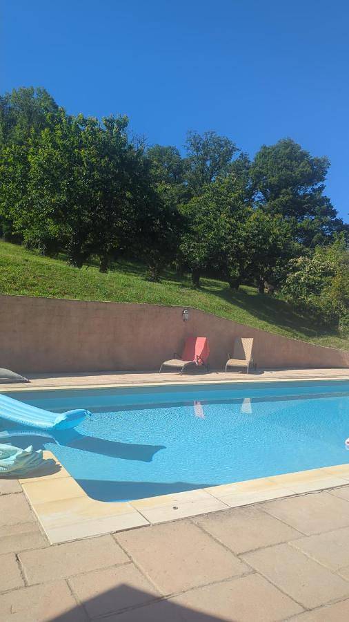 Gîte pour 8 personnes, avec piscine ainsi que vue et jardin à Brignais - 2