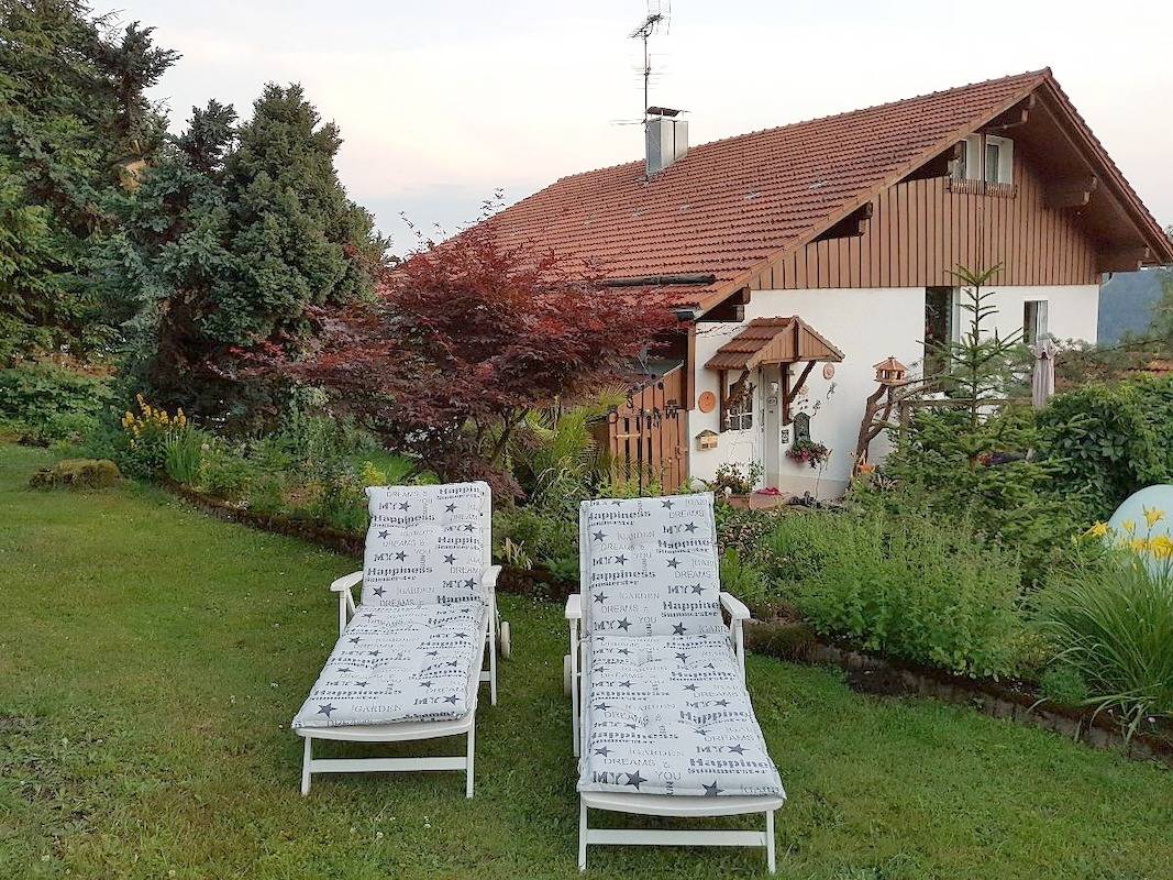 Ganze Wohnung, Ferienwohnung Dersch - Moderne Ferienwohnung (70qm) für 4 Personen mit großen Garten in Mauth, Šumava Mountains