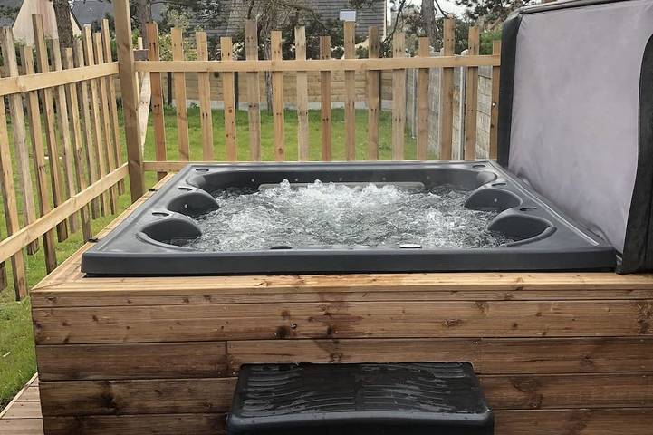 Villa für 12 Personen, mit Garten und Whirlpool sowie Terrasse