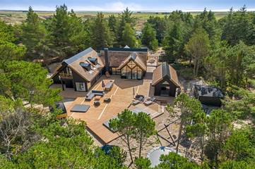 Ferienhaus mit Meerblick für 10 Personen, mit Sauna und Whirlpool sowie Terrasse, mit Haustier in Blavand
