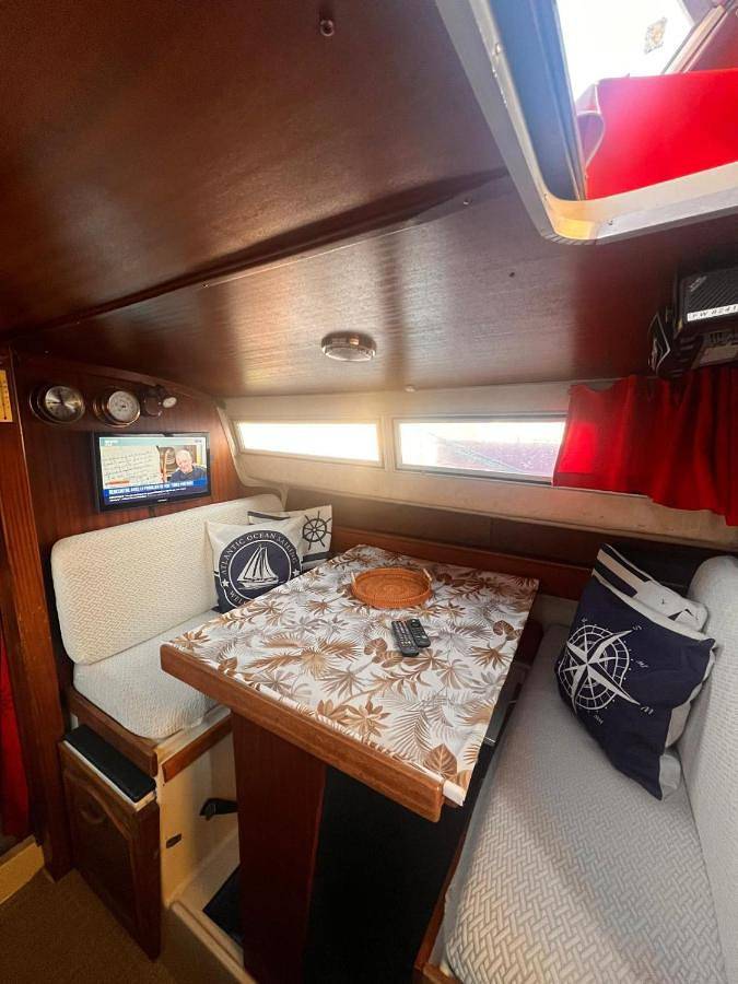 Bateau pour 2 personnes, avec vue et terrasse dans Port Du Sylva Maris Eze - 4