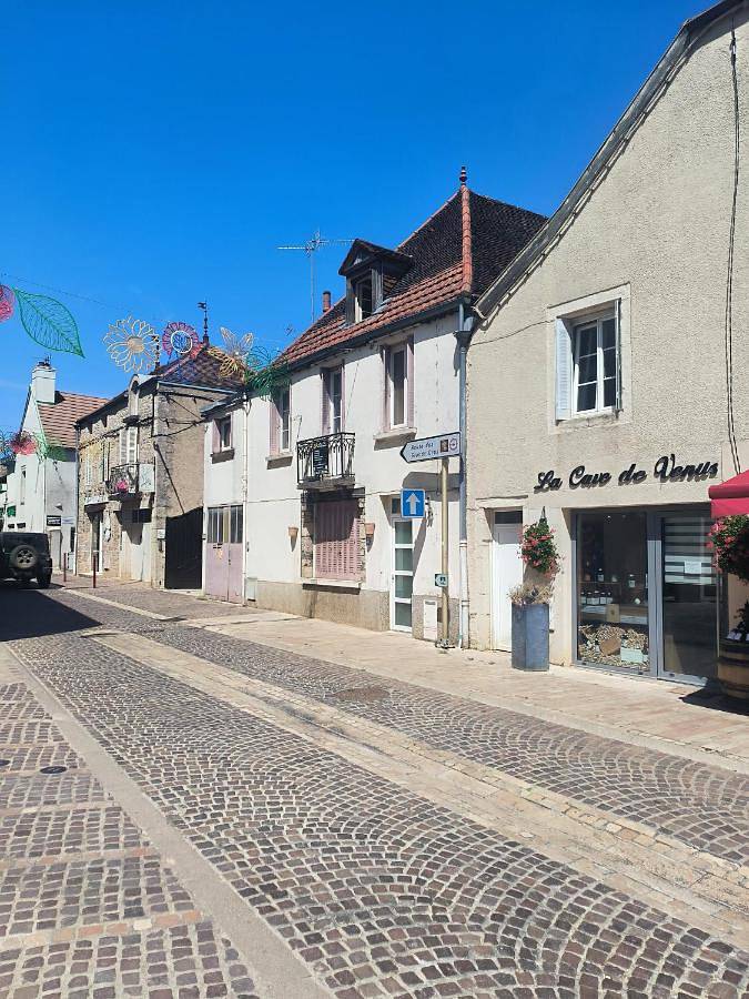 Appartement entier, One-Bedroom Apartment in Gevrey-Chambertin, Région de Dijon