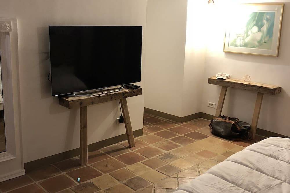 Exceptional And Rare, 15 km from Marseille, Be 3 km From Aubagne, Mas De Standing in Roquevaire, Marsella region