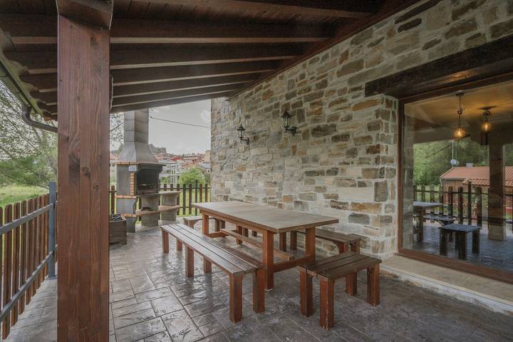 Chalet para 13 personas, con Jacuzzi además de Jardín y Piscina para niños en Soria - 3