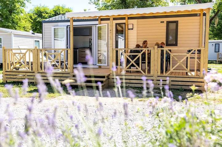 Camping pour 4 personnes à Sampzon