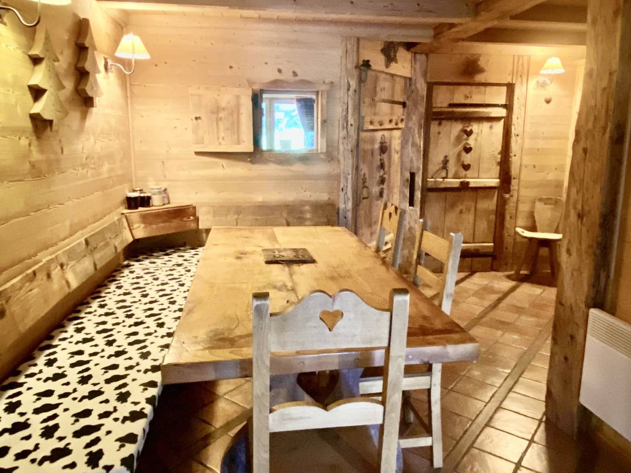 Entire apartment, 4-Room Chalet, 8 People, Wifi, Parking, Châtel in Châtel, Les Portes du Soleil