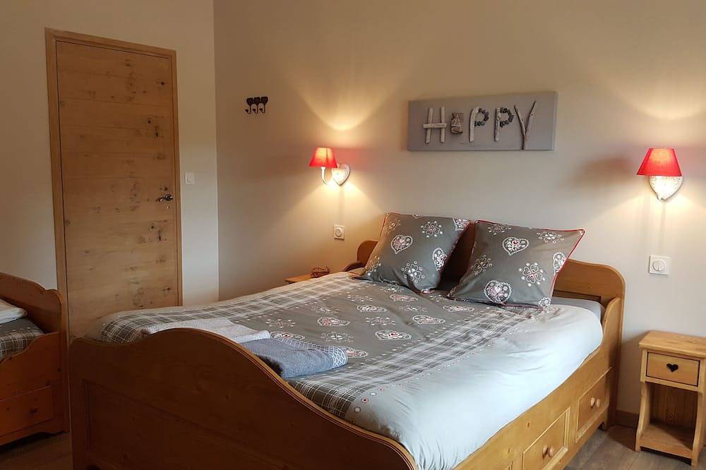 Chambre triple Couette et Tartines in Tournus, Région de Mâcon