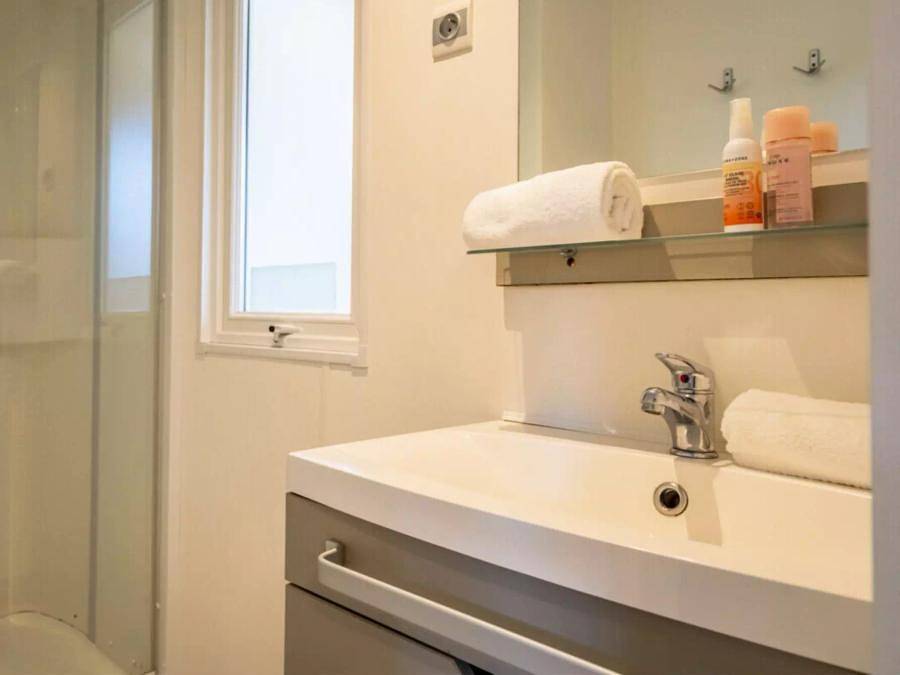 Camping Paradis Au port de l'houmeau - Mobilhome 4 personas - Oro 3 Habitaciones 4 Personas + Tv in L'Houmeau, Región de La Rochelle