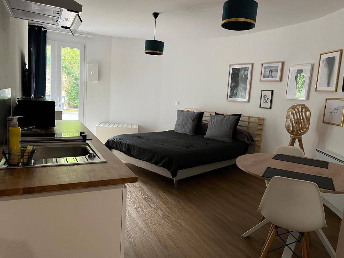 Appartement entier, One-Bedroom Apartment in Villers-Allerand, Parc naturel régional de la Montagne de Reims