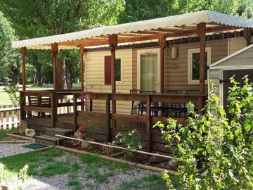 Mobil home pour 8 personnes, avec terrasse et piscine à Mialet