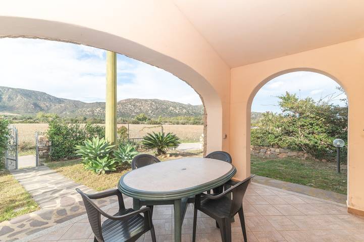 Casa vacanze 'Casa Vacanza 2 San Teodoro' con giardino, barbecue, aria condizionata e posto auto. in L'Alzoni, San Teodoro