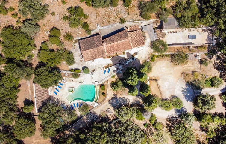 Location de vacances pour 10 personnes, avec terrasse et jardin à Rochefort-du-Gard - 4