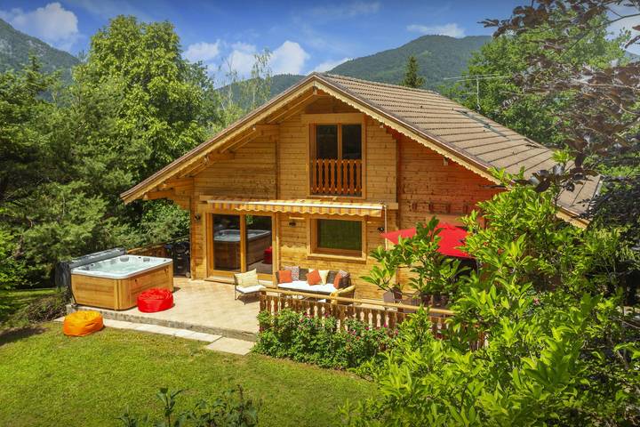 Gîte pour 8 personnes, avec jardin et jacuzzi, adapté aux familles à Alex (Annecy) - 2