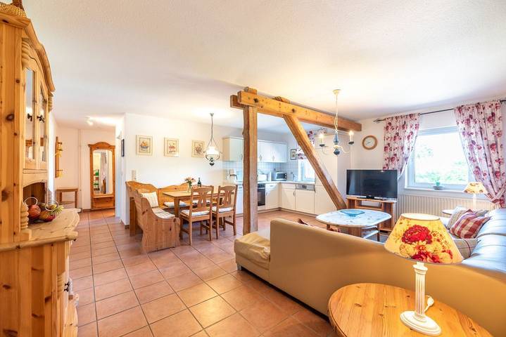 Ferienwohnung für 5 Personen, mit Garten und Ausblick in Midlum - 2