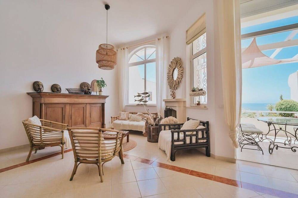 Villa Antoine | Seaside Vacation in Buarcos, Figueira da Foz